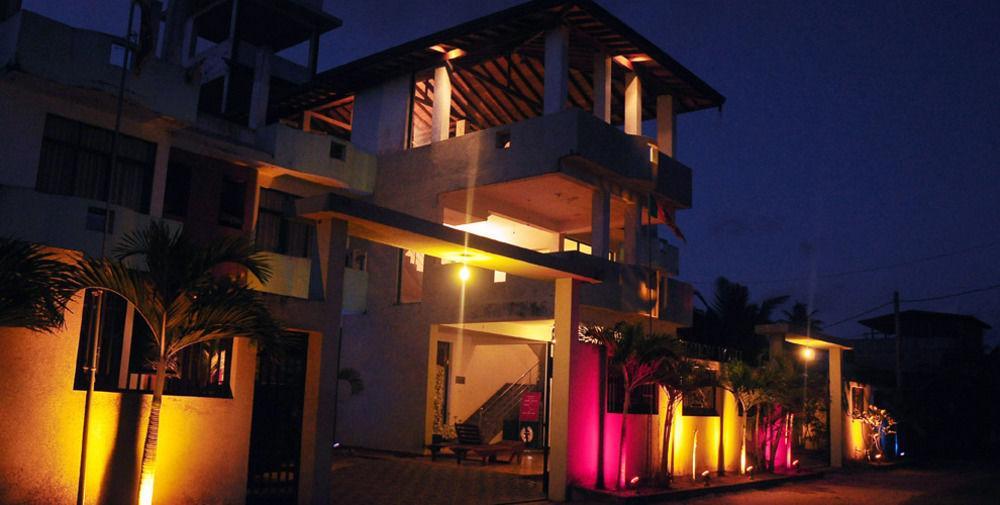 Oyo 290 Night Station Hotel Panadura Dış mekan fotoğraf